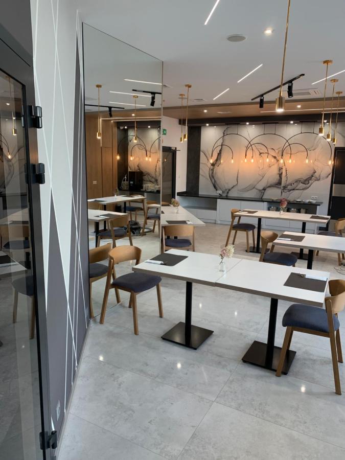 Hotel Coliber Klobuck Εξωτερικό φωτογραφία